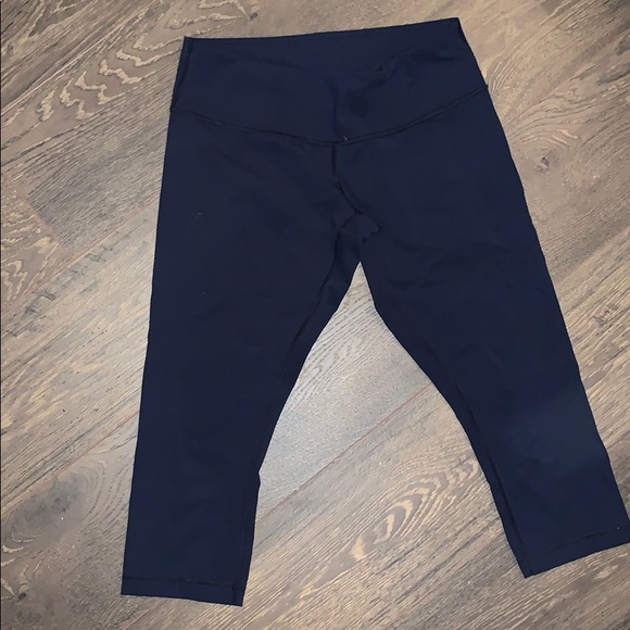 Navy blue lululemon capris - Picture 1 of 2